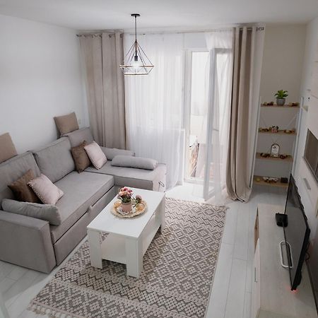 Grandeur Home Apartment Mostar - Free Parking Buitenkant foto