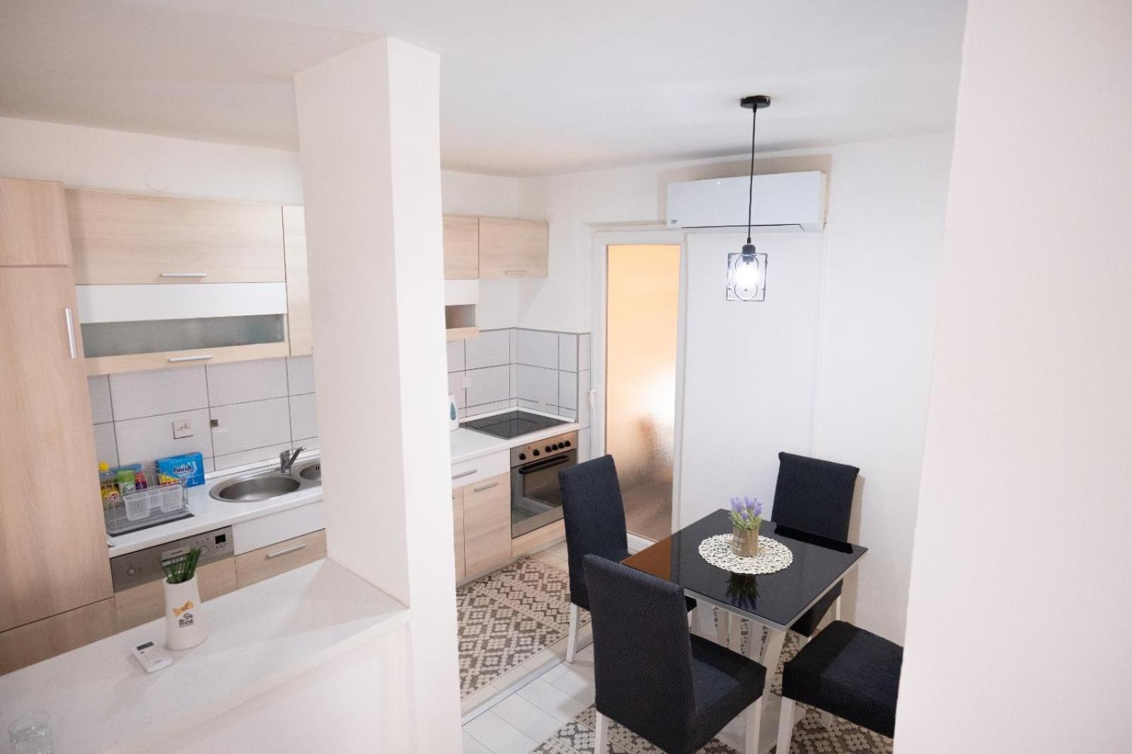 Grandeur Home Apartment Mostar - Free Parking Buitenkant foto