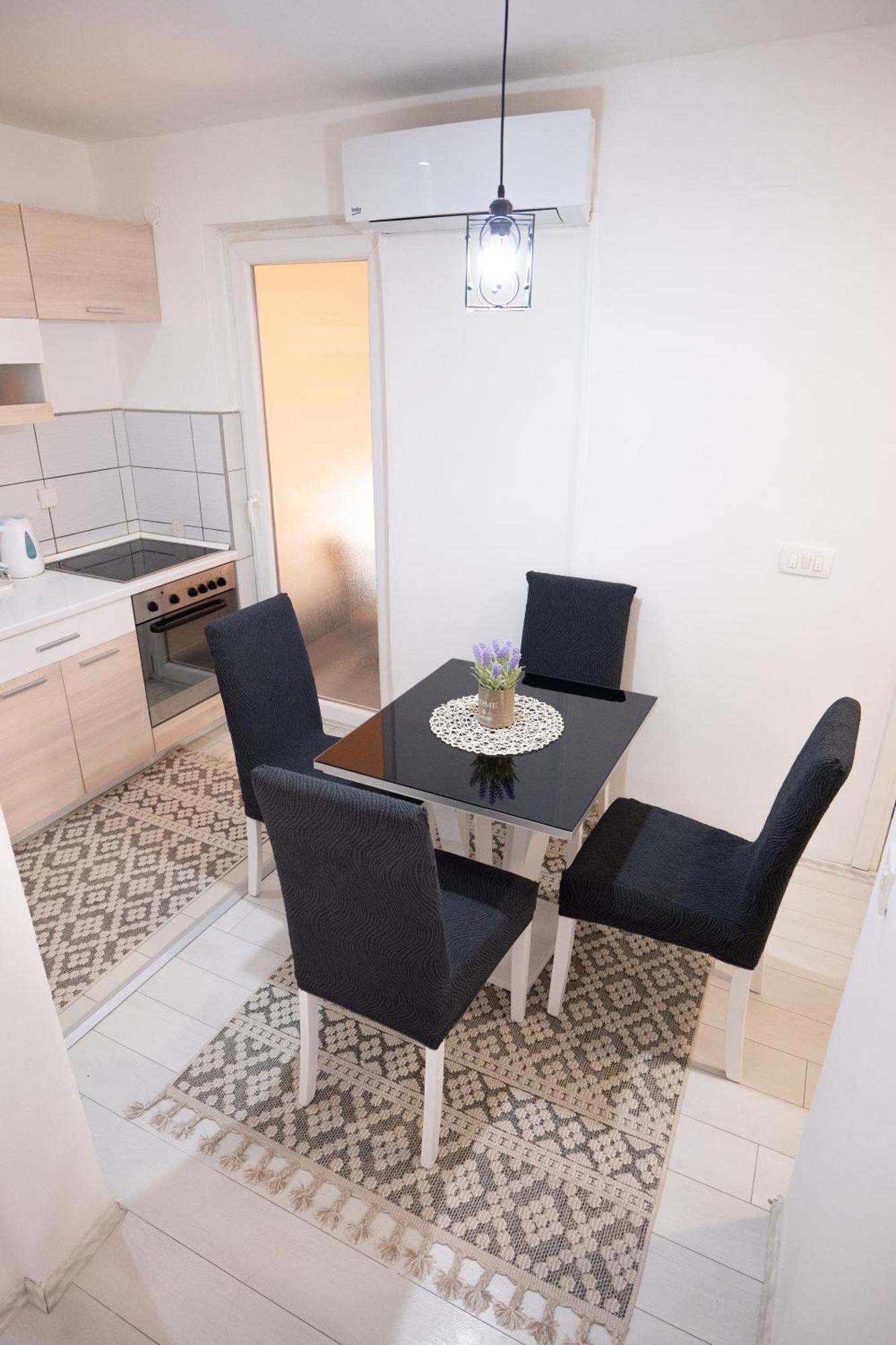 Grandeur Home Apartment Mostar - Free Parking Buitenkant foto